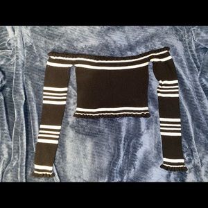 Guess Off The Shoulder Black & White Top